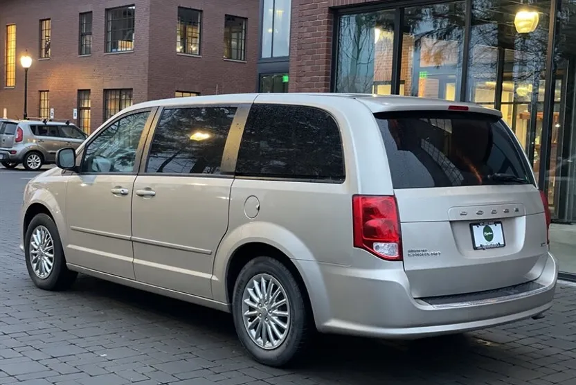 2015 Dodge Grand Caravan SE photo 1