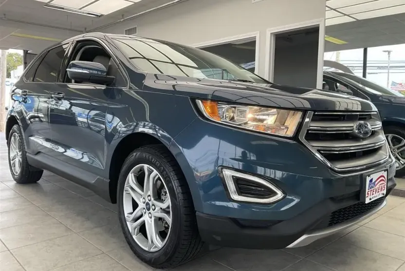 2016 Ford Edge Titanium photo 1