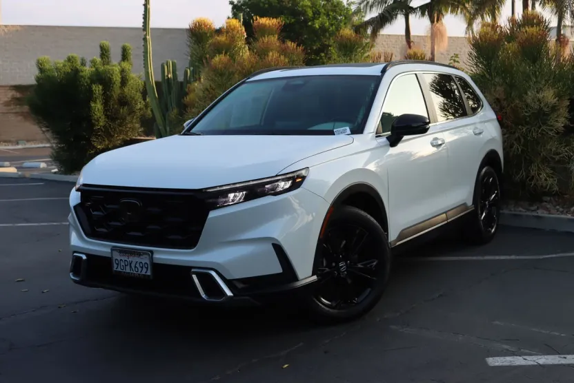 2023 Honda CR-V Hybrid Sport Touring photo 1