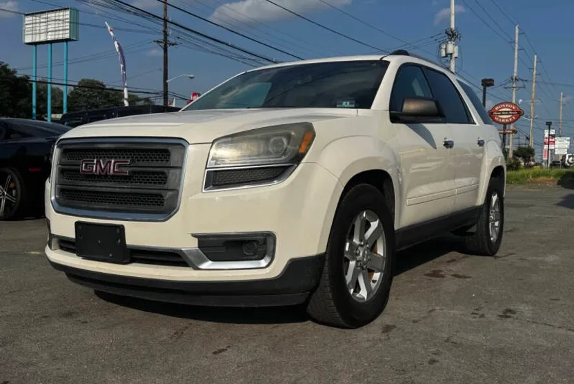 2013 Gmc Acadia SLE photo 1