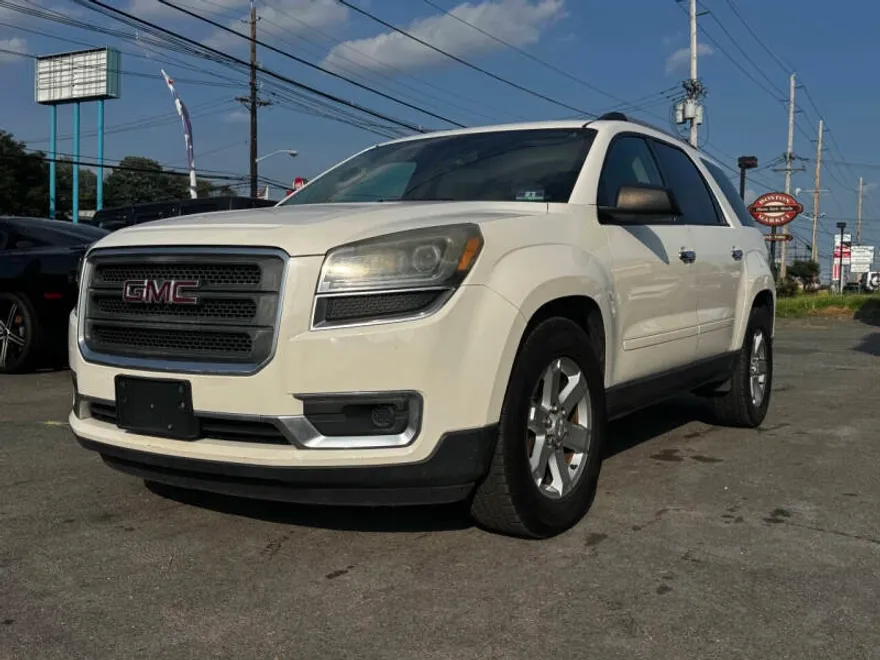 2013 Gmc Acadia SLE photo 1