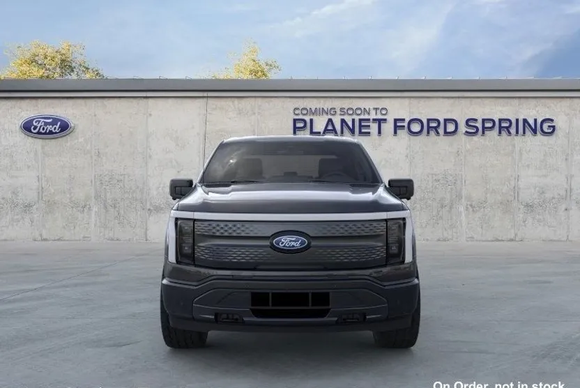 2025 Ford F-150 Lightning photo 1