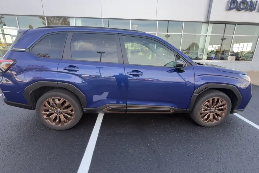 2025 Subaru Forester Sport Base photo 1