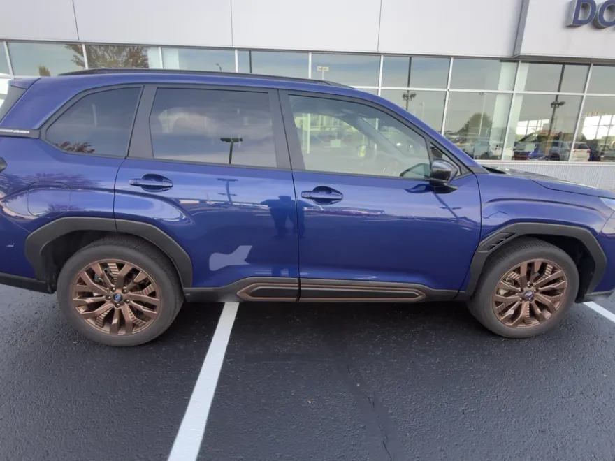 2025 Subaru Forester Sport Base photo 1