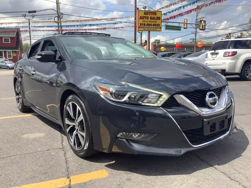 2017 Nissan Maxima Platinum photo 1