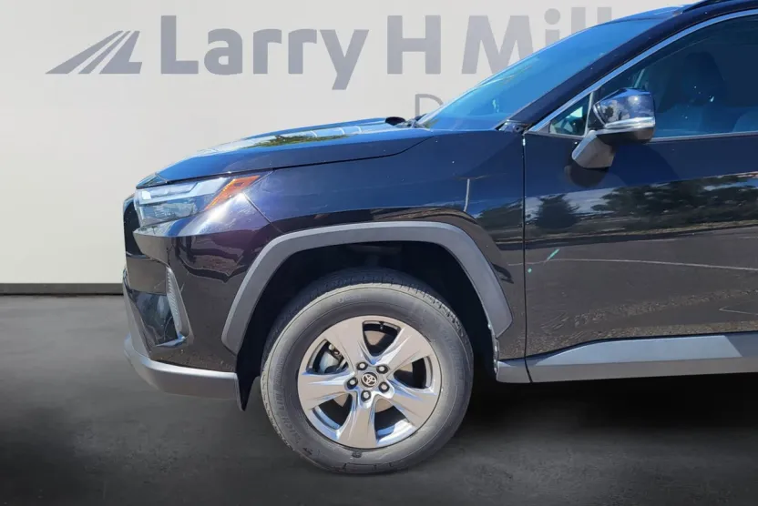 2024 Toyota RAV4 XLE photo 1