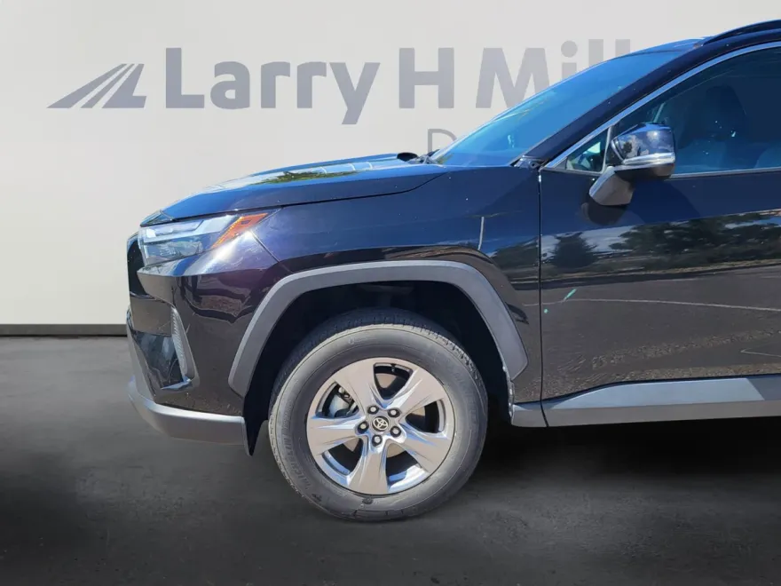 2024 Toyota RAV4 XLE photo 1