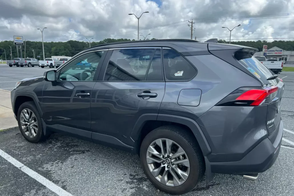 2024 Toyota RAV4 XLE Premium photo 1