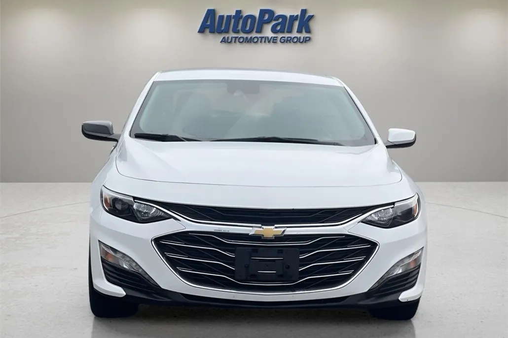 2023 Chevrolet Malibu 1LT photo 1