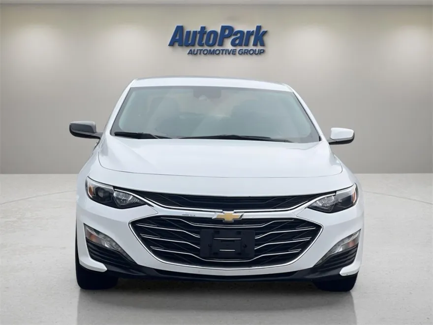 2023 Chevrolet Malibu 1LT photo 1