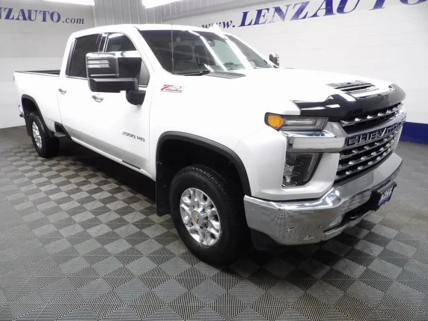 2022 Chevrolet Silverado 3500HD LTZ photo 1