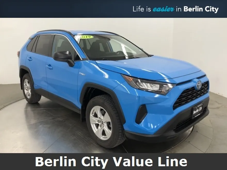 2019 Toyota RAV4 Hybrid LE photo 1