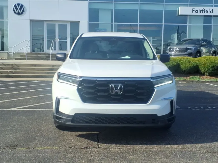 2023 Honda Pilot LX photo 1