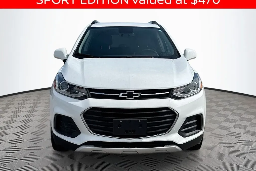 2022 Chevrolet Trax LT photo 1