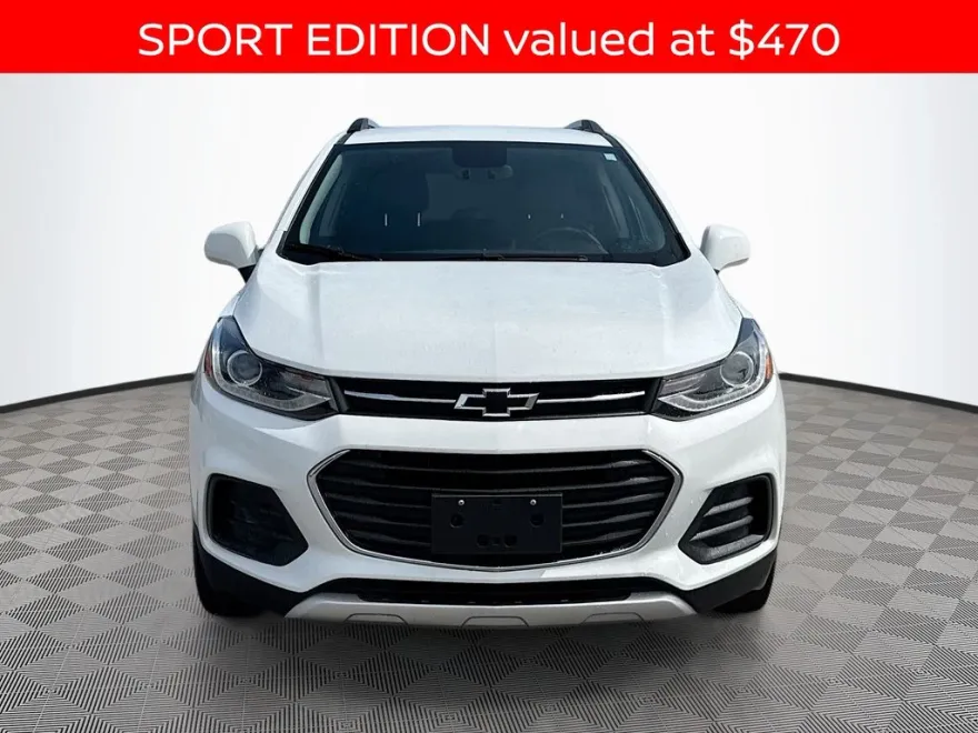 2022 Chevrolet Trax LT photo 1
