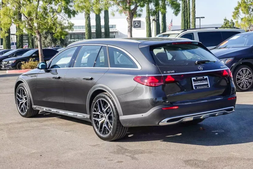 2025 Mercedes Benz E 450 Wagon photo 1
