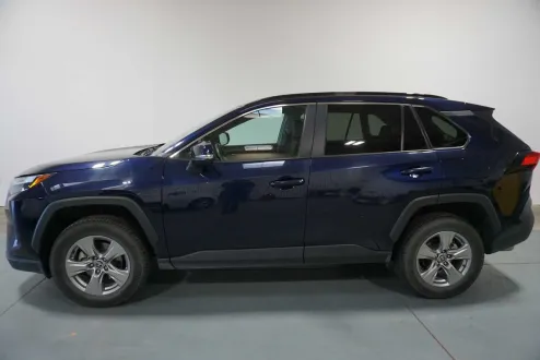 2023 Toyota RAV4 XLE photo 2
