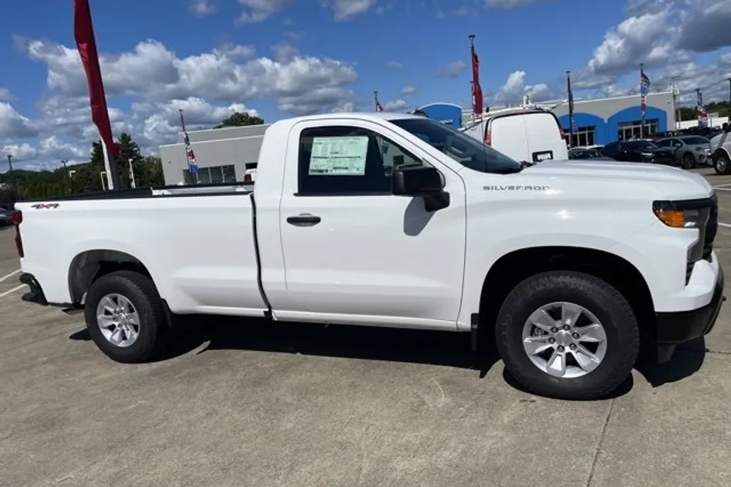 2025 Chevrolet Silverado 1500 photo 1