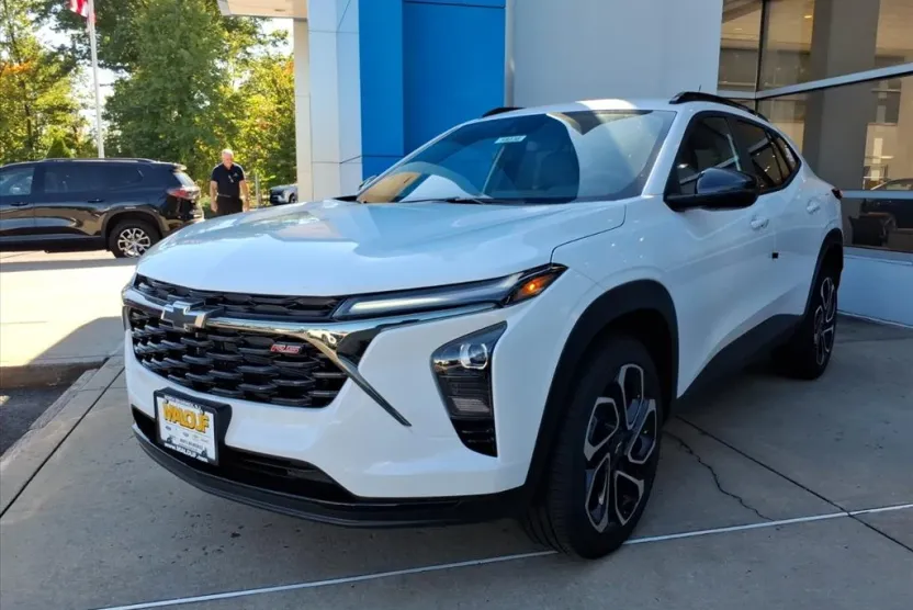2025 Chevrolet Trax photo 1