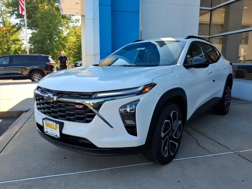 2025 Chevrolet Trax photo 1