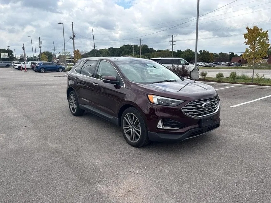 2019 Ford Edge Titanium photo 1