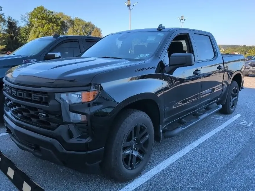 2024 Chevrolet Silverado 1500 Custom photo 1