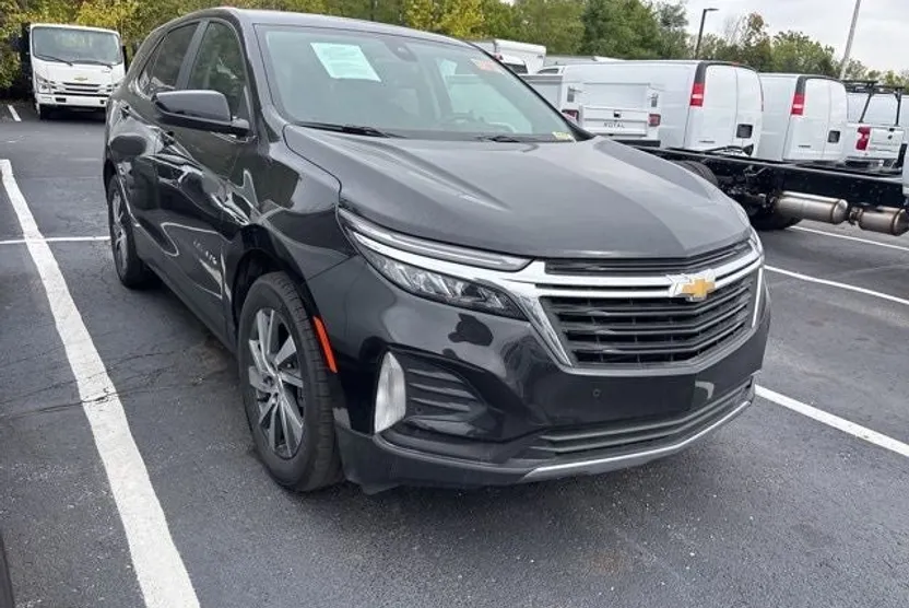 2022 Chevrolet Equinox LT photo 1