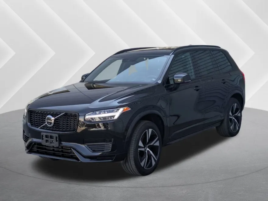 2022 Volvo XC90 Recharge T8 R-Design photo 1