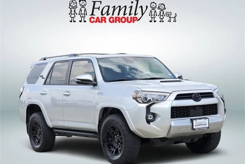 2022 Toyota 4Runner TRD Off-Road Premium photo 1
