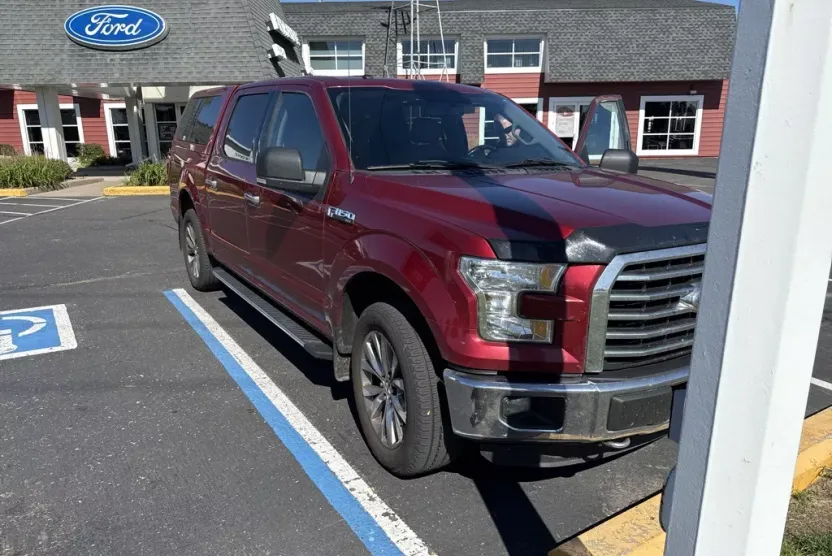 2016 Ford F-150 XLT photo 1