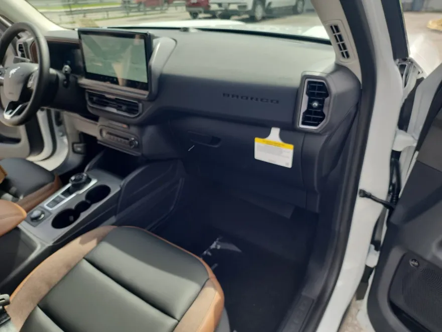 2025 Ford Bronco Sport Outer Banks photo 1