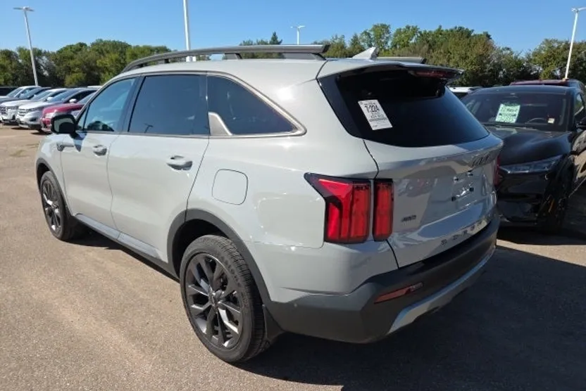 2022 Kia Sorento X-Line SX Prestige photo 1