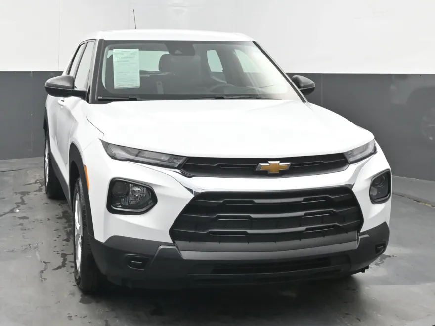 2023 Chevrolet Trailblazer LS photo 1