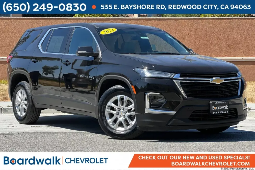 2022 Chevrolet Traverse LS photo 1