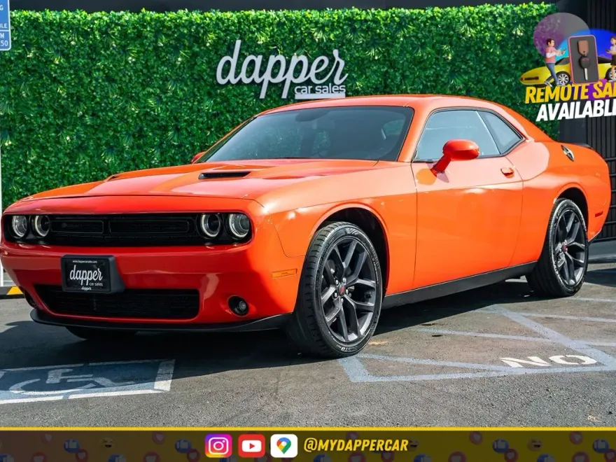2021 Dodge Challenger SXT photo 1
