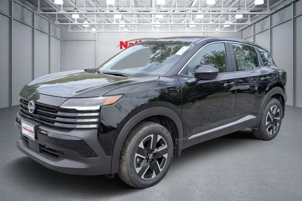 2025 Nissan Kicks SV photo 1