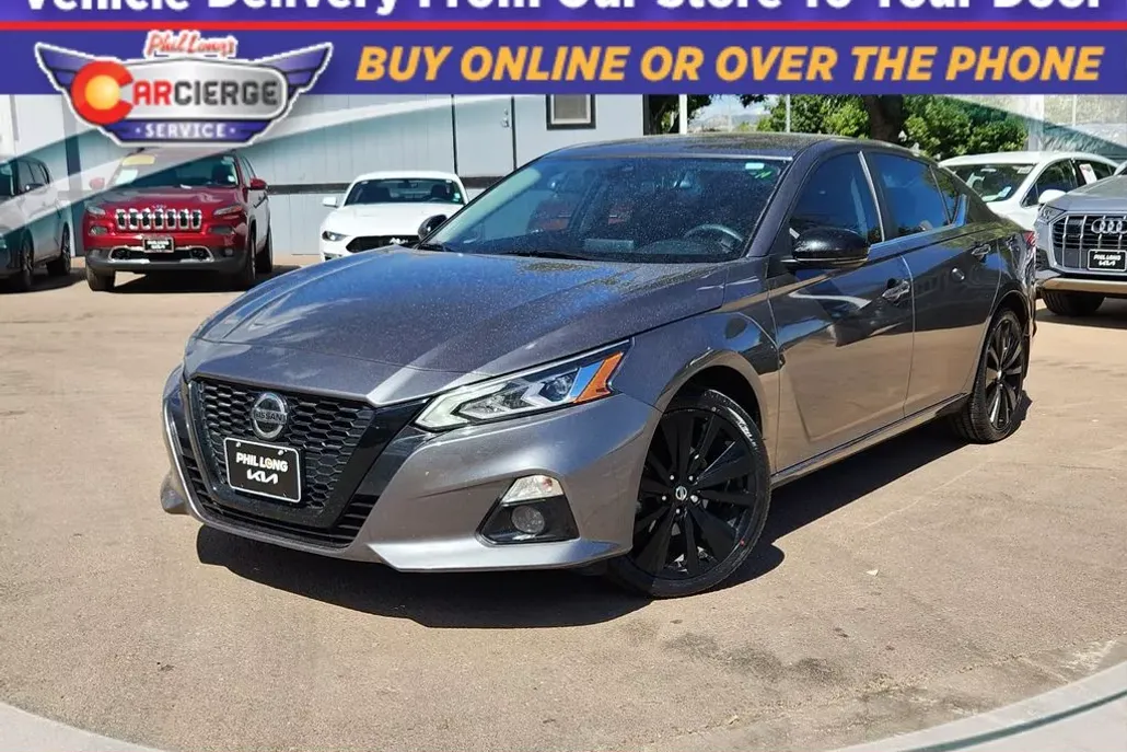 2022 Nissan Altima 2.5 SR photo 1