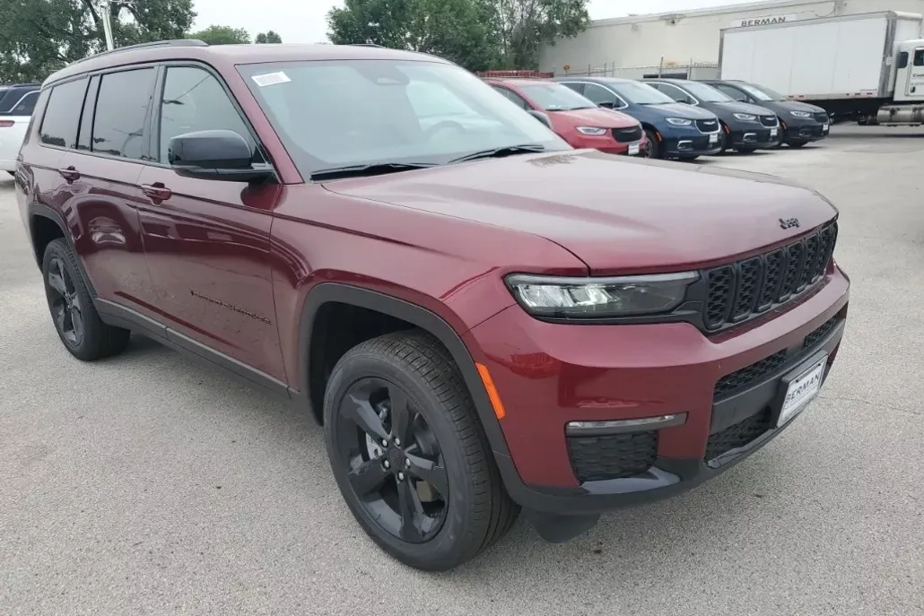 2025 Jeep Grand Cherokee Limited photo 1