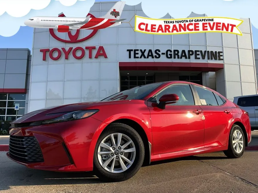2025 Toyota Camry LE photo 1