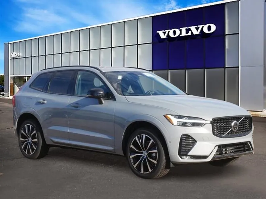 2025 Volvo XC60 B5 Plus photo 1