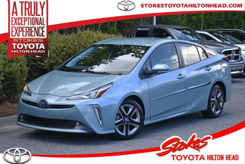 2022 Toyota Prius XLE photo 1