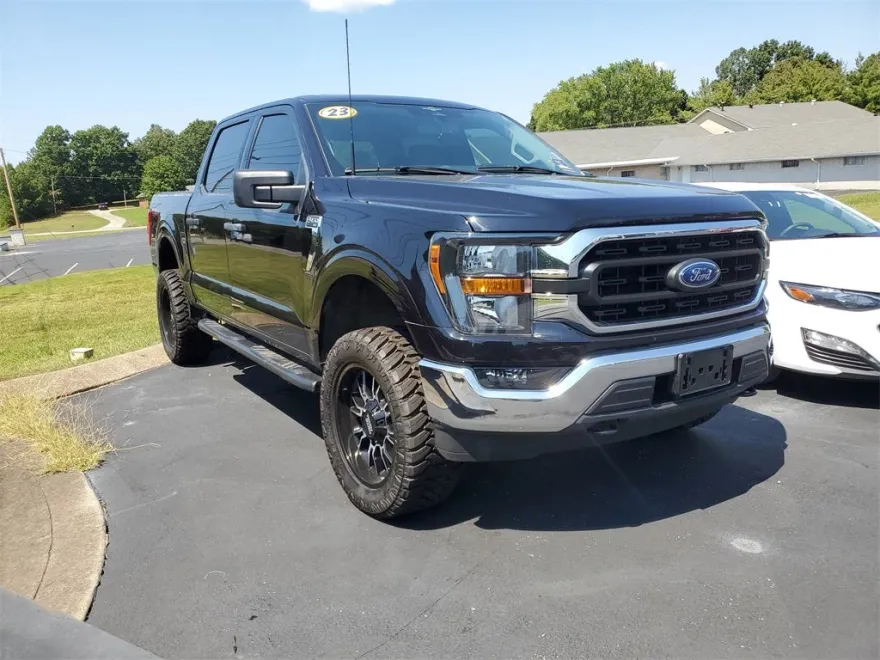 2023 Ford F-150 XLT photo 1