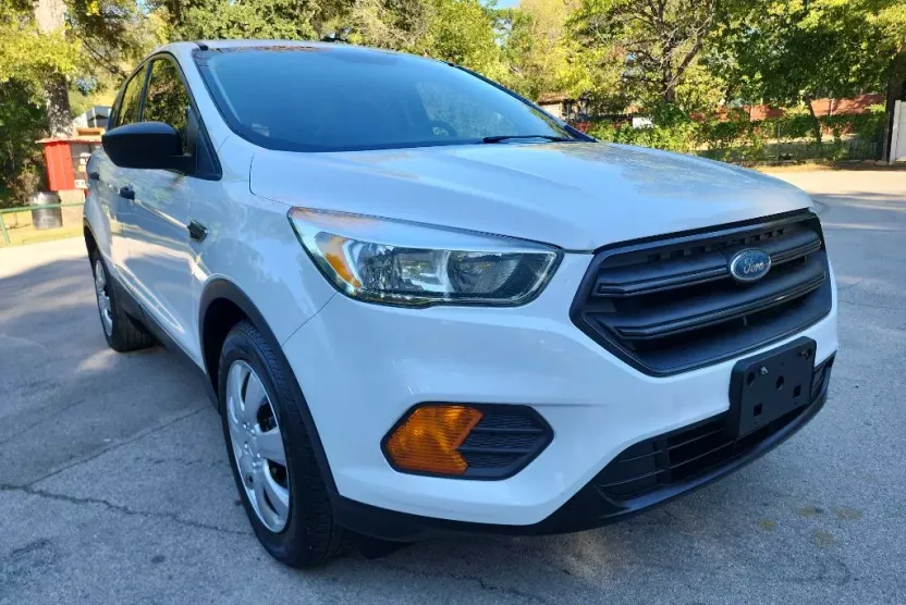 2017 Ford Escape S photo 1