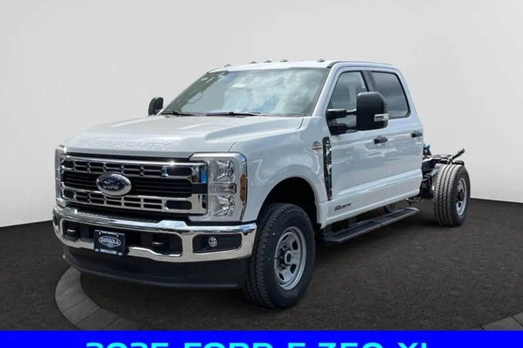 2025 Ford F-350 photo 1