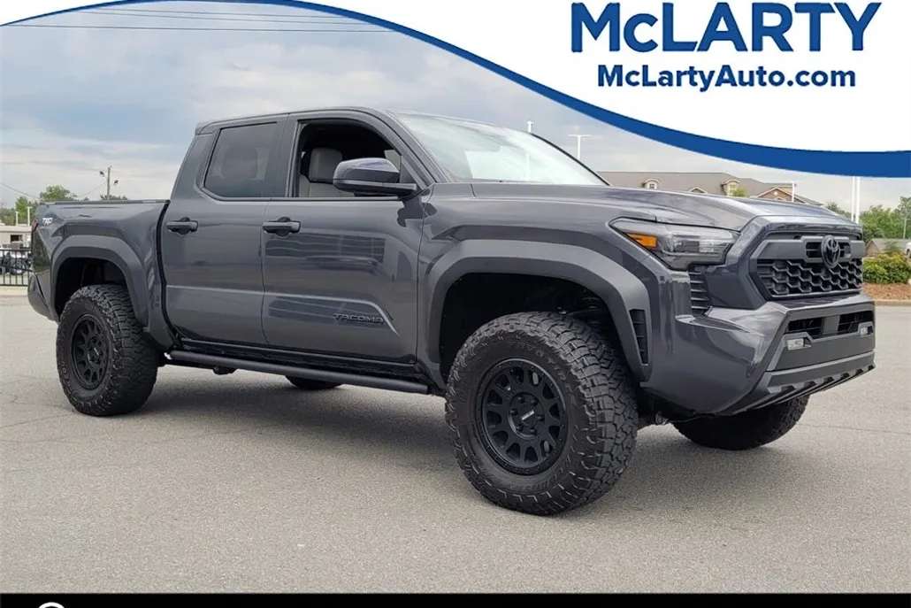 2024 Toyota Tacoma TRD Off-Road photo 1
