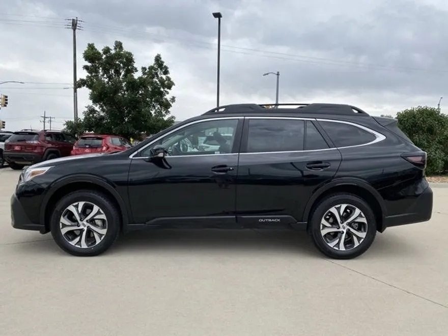2022 Subaru Outback Limited photo 1