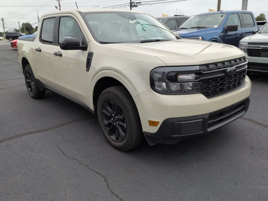 2024 Ford Maverick XLT photo 1