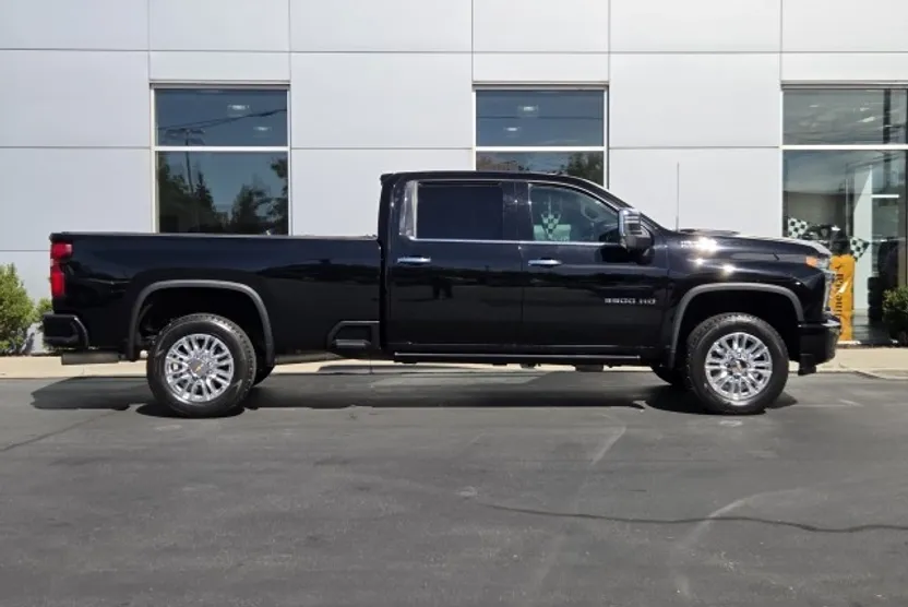 2021 Chevrolet Silverado 3500HD High Country photo 1