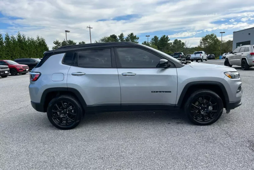 2022 Jeep Compass Altitude photo 1