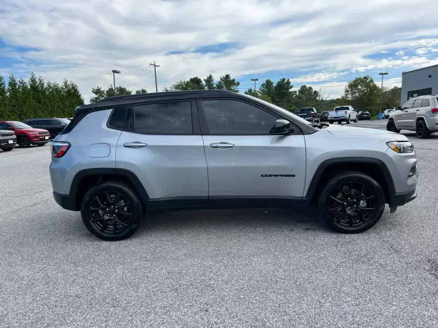 2022 Jeep Compass Altitude photo 1